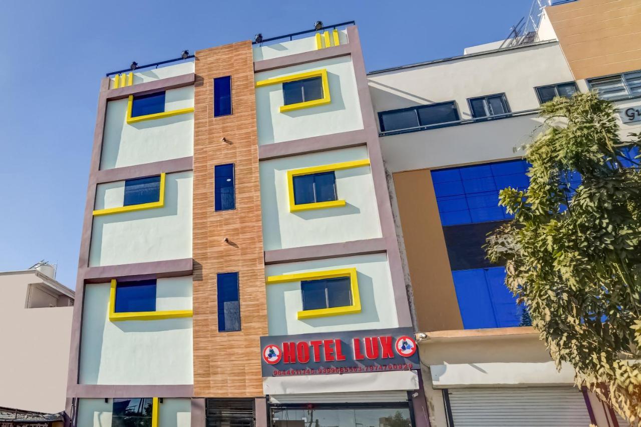 Spot On 76764 Hotel Lux Индор Екстериор снимка